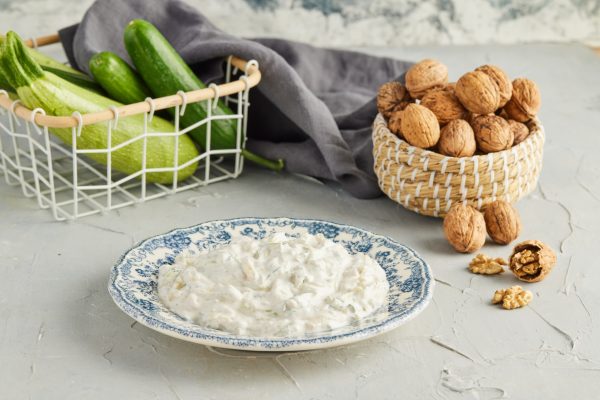 Yoğurtlu Cevizli Kabak Salata - Görsel 3
